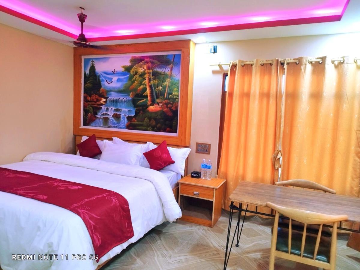 Hotel National Park- A Peaceful Family Home Where You Can Stay Peace And Enjoy And Organize The Wildlife Safari Chitwan Exterior foto